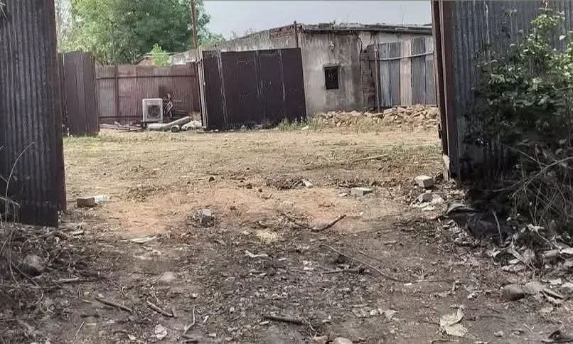 Singrauli एनसीएल निगाही परियोजना की ज़मीन पर अवैध कबाड़ कारोबार... Singrauli एनसीएल निगाही परियोजना की ज़मीन पर अवैध कबाड़ कारोबार...