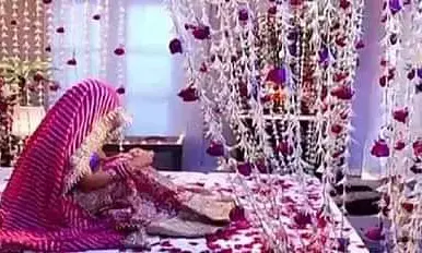 शादी की पहली रात दूल्हे का हुआ ऐसा हश्र, देखकर चीख पड़े घर वाले..फिर दुल्हन को लेकर हुआ हैरान करने वाला खुलासा शादी की पहली रात दूल्हे का हुआ ऐसा हश्र, देखकर चीख पड़े घर वाले..फिर दुल्हन को लेकर हुआ हैरान करने वाला खुलासा