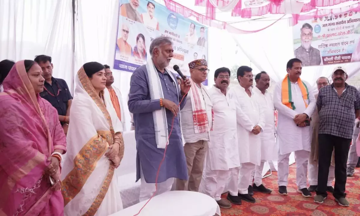 सीधी मझौली में जनप्रतिनिधि और प्रशासन एक मंच पर, विकास को नई दिशा मिली सीधी मझौली में जनप्रतिनिधि और प्रशासन एक मंच पर, विकास को नई दिशा मिली