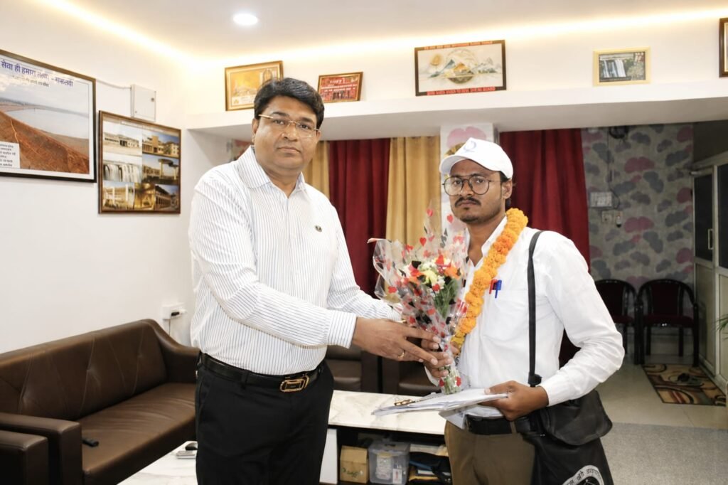 Mauganj news; कलेक्टर ने प्रगणकों का किया आत्मीय स्वागत , जनता से सटीक जानकारी देने की कलेक्टर की अपील 1 MAUGANJ-01 (14)