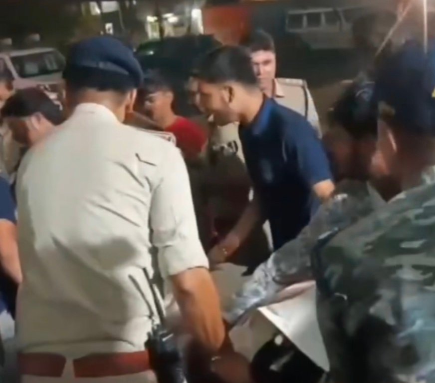 Rewa news: नेशनल हॉस्पिटल की लिफ्ट गिरने से मरीज की मौत, परिजनों का भारी हंगामा; पुलिस पर मारपीट और घसीटने का आरोप 2 Rewa news